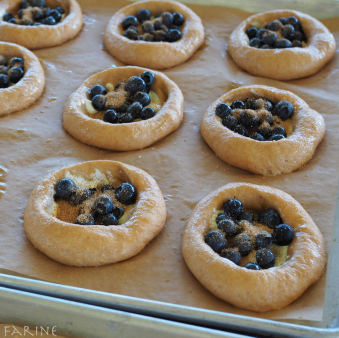 Add blueberries and sprinkle with sugar